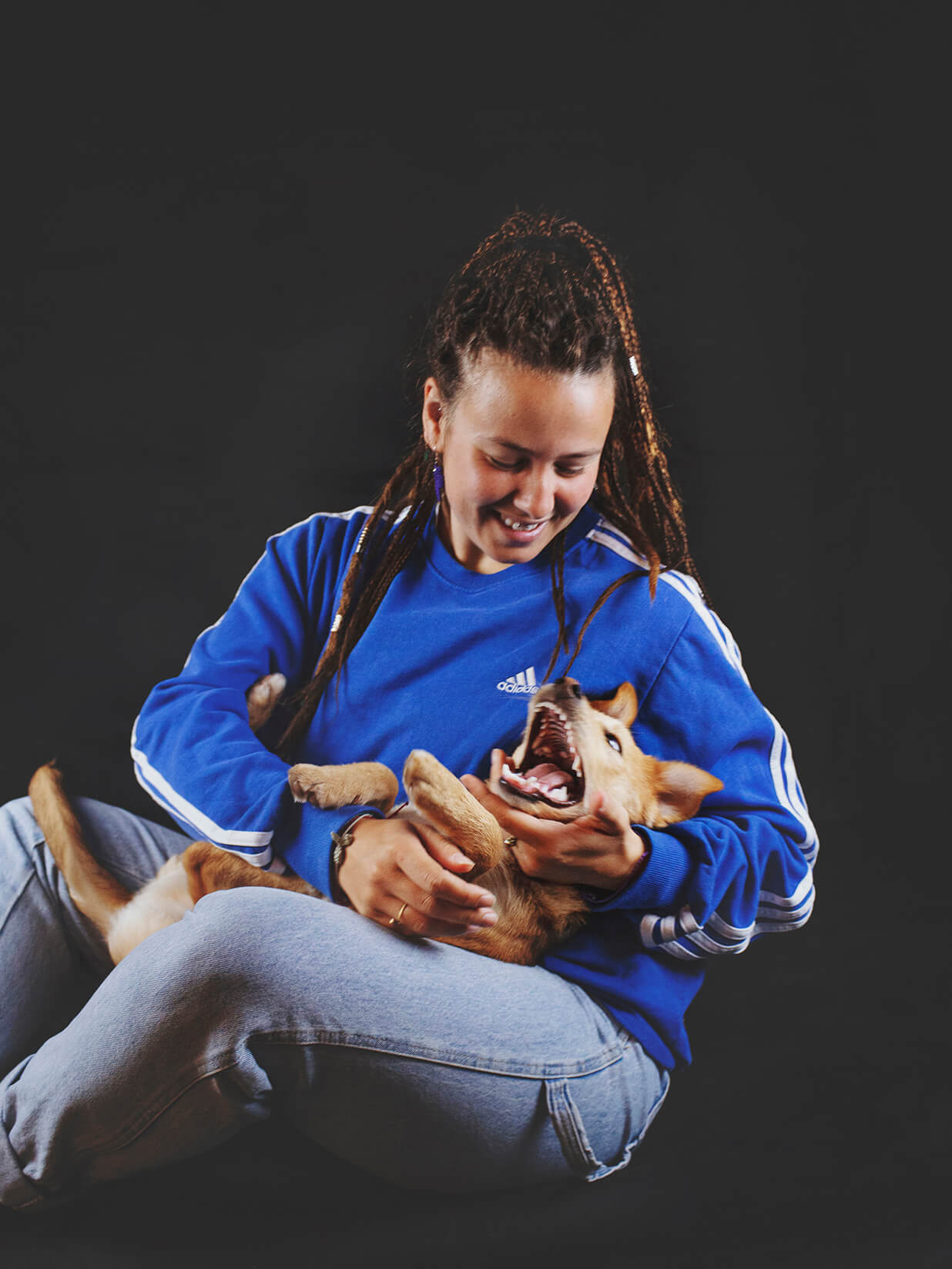 Fotografía de mascotas con familia 